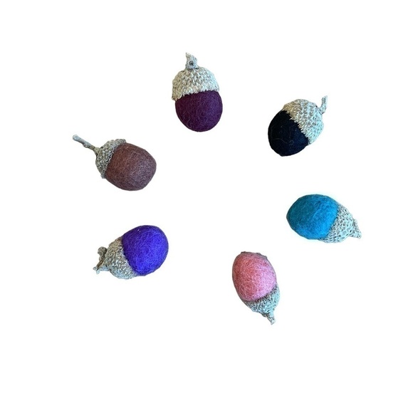 Handmade Wool Acorn Decor - Picture 4 of 7